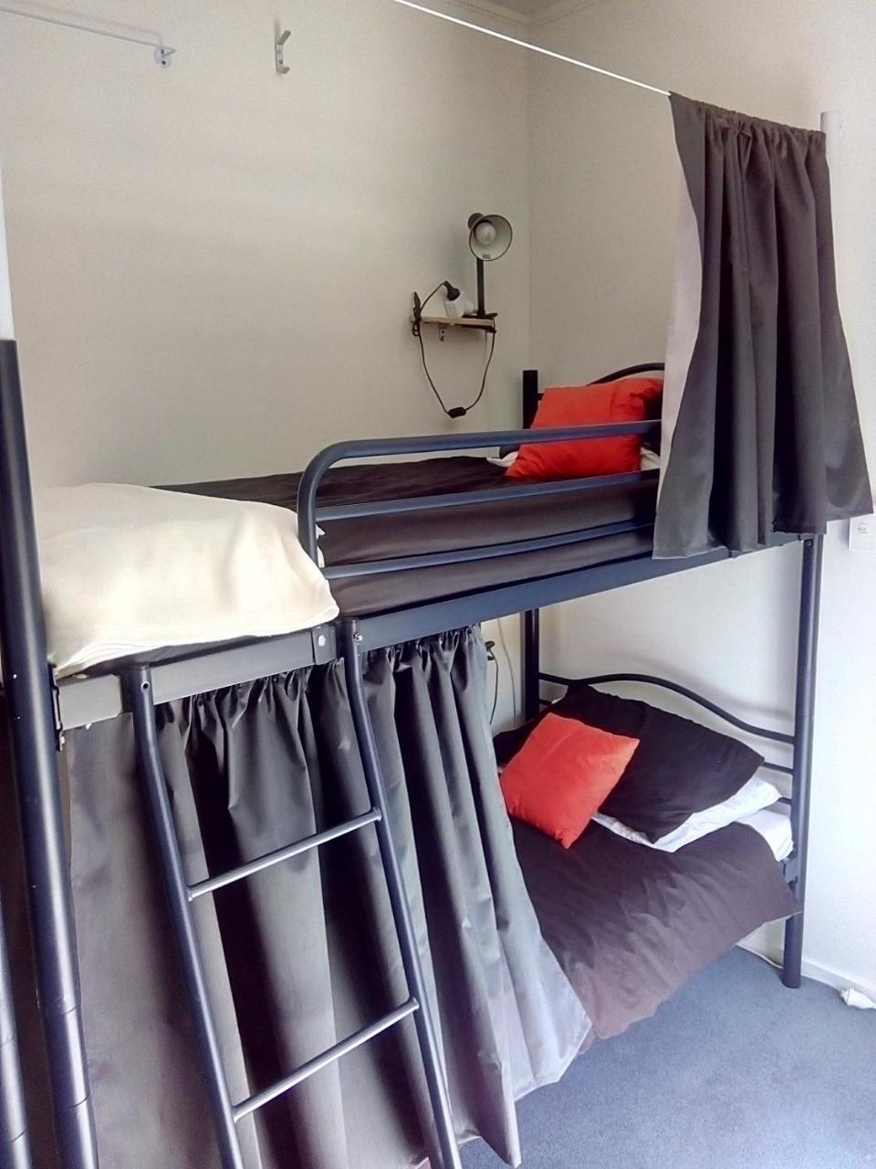 Hostel Bouncing Lamb Backpackers Nelson Exterior foto